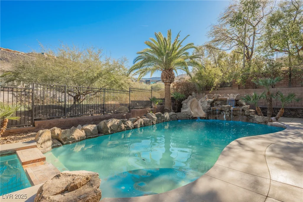 646 Saint Croix, Henderson, NV 89012