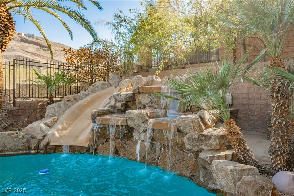 646 Saint Croix, Henderson, NV 89012