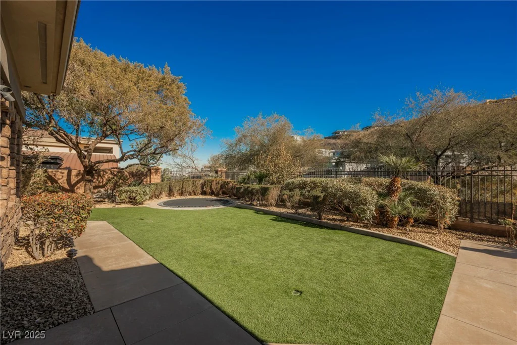 646 Saint Croix, Henderson, NV 89012
