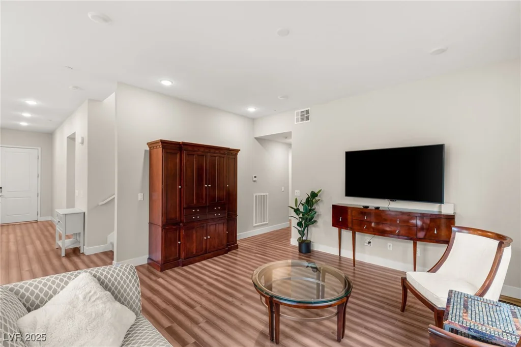 4255 Veraz, Las Vegas, NV 89135
