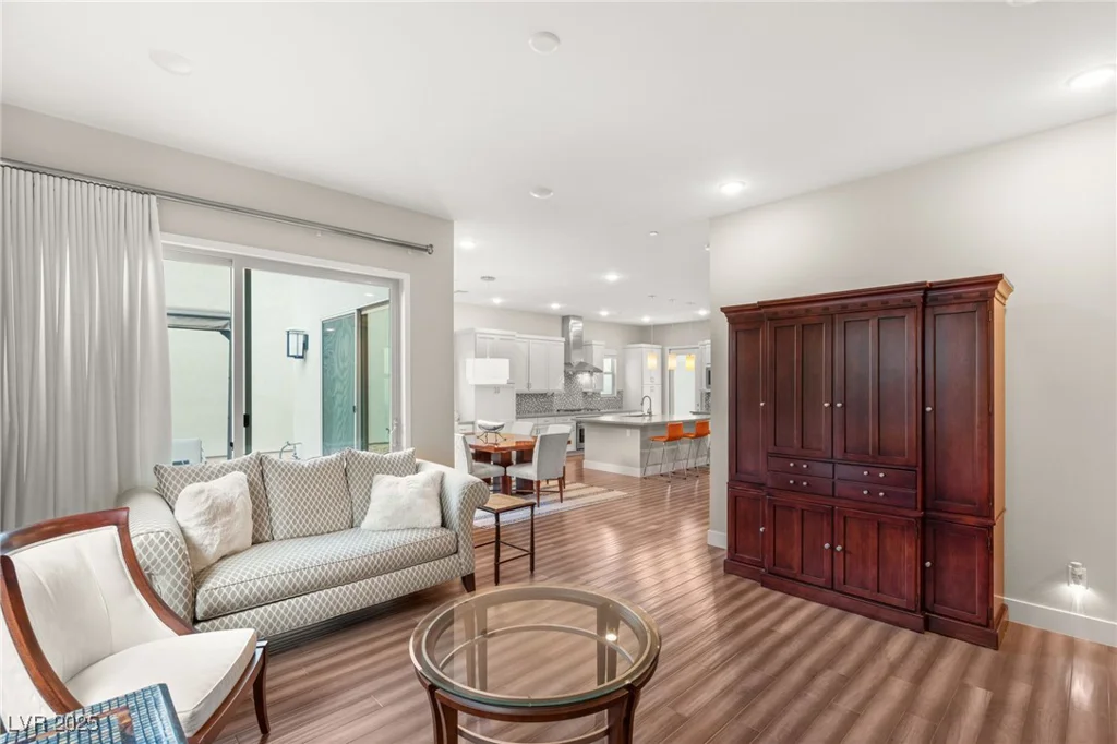 4255 Veraz, Las Vegas, NV 89135