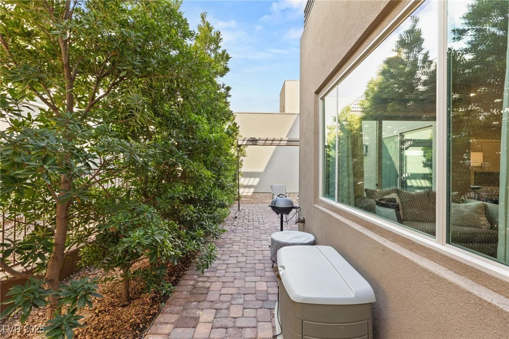 4255 Veraz, Las Vegas, NV 89135