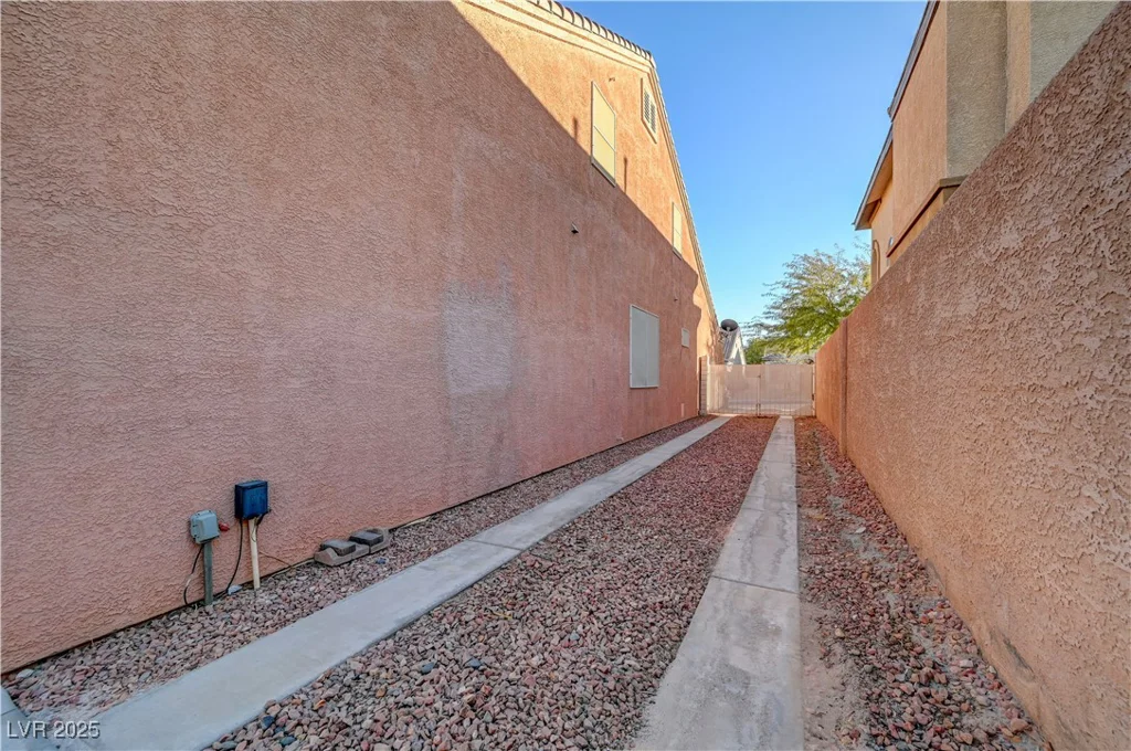 9008 Rusty Rifle, Las Vegas, NV 89143