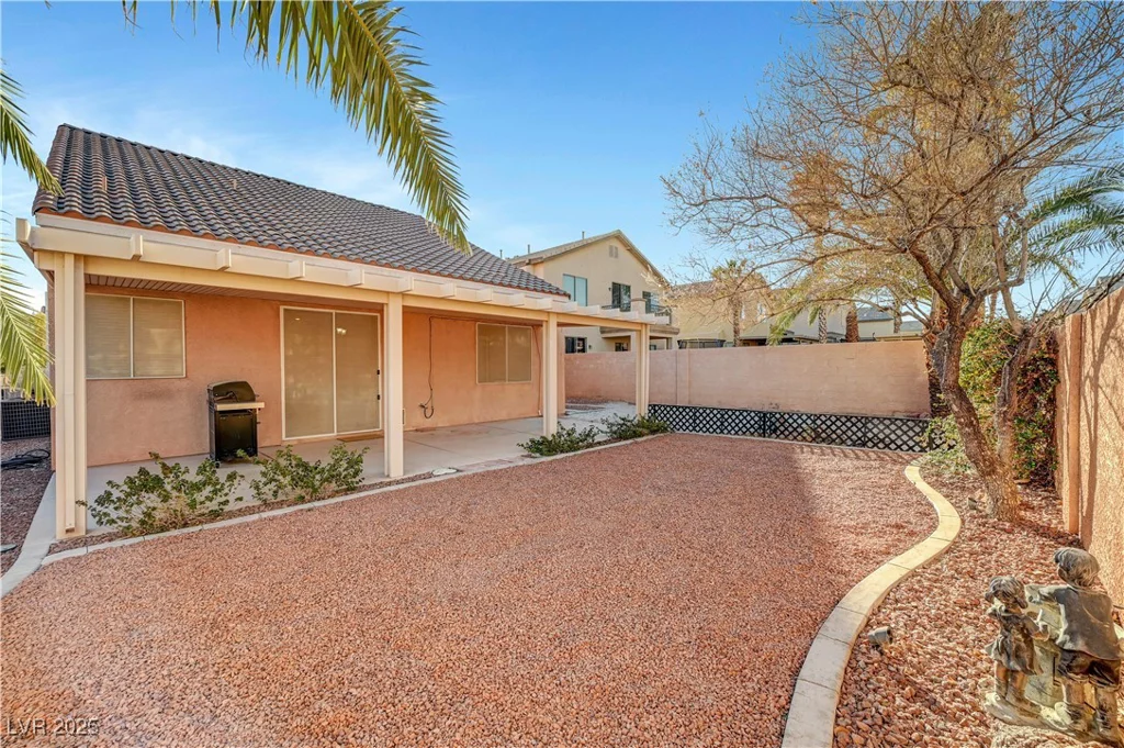 9008 Rusty Rifle, Las Vegas, NV 89143