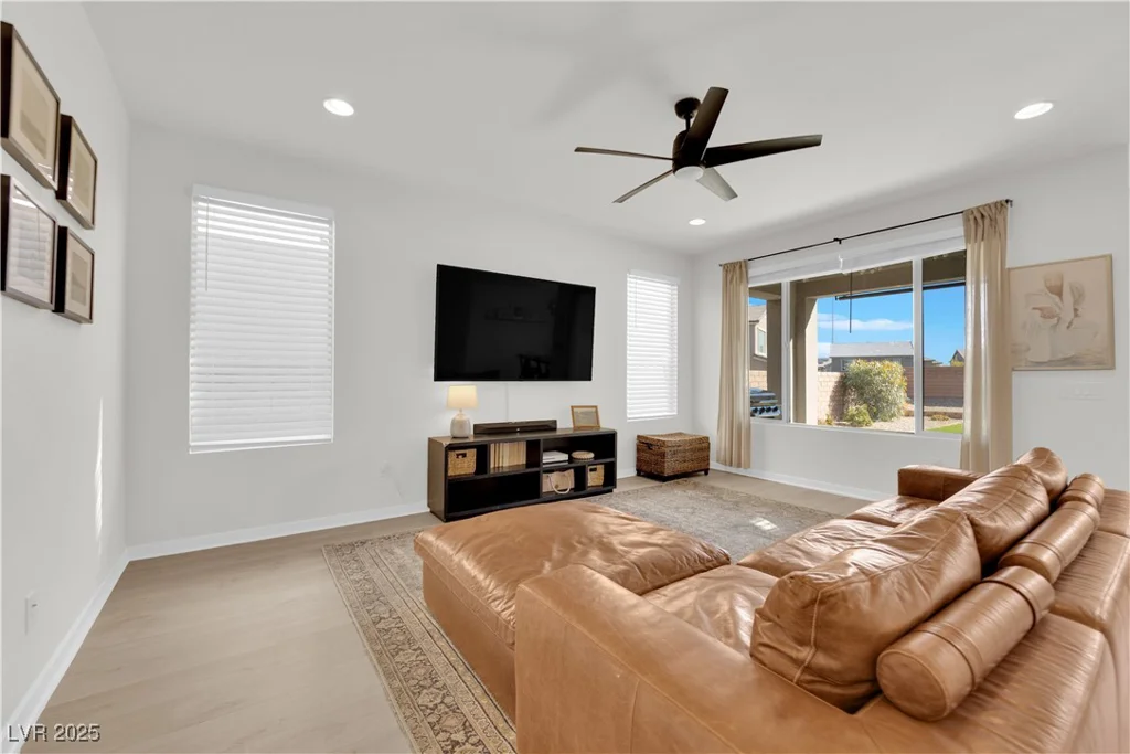 2598 Iron Crest, Las Vegas, NV 89138