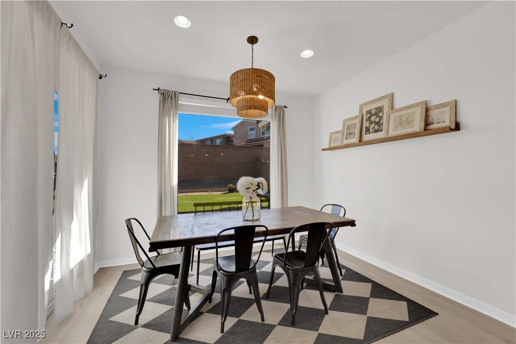 2598 Iron Crest, Las Vegas, NV 89138