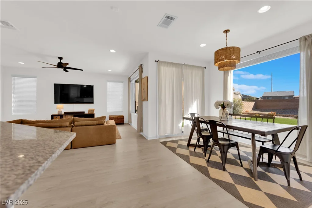 2598 Iron Crest, Las Vegas, NV 89138