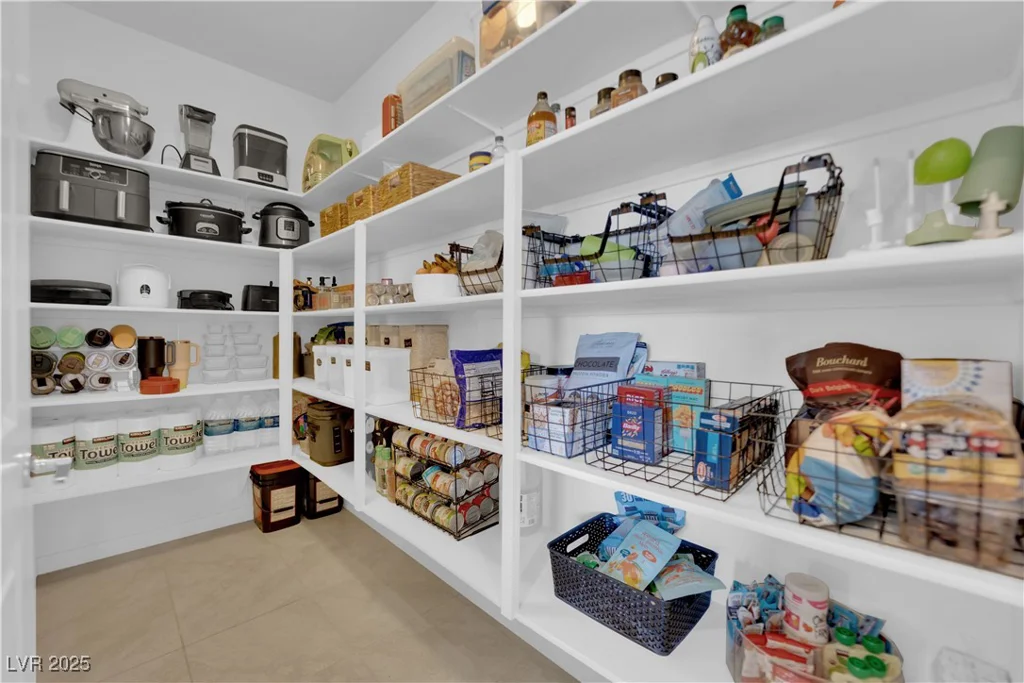 2598 Iron Crest, Las Vegas, NV 89138