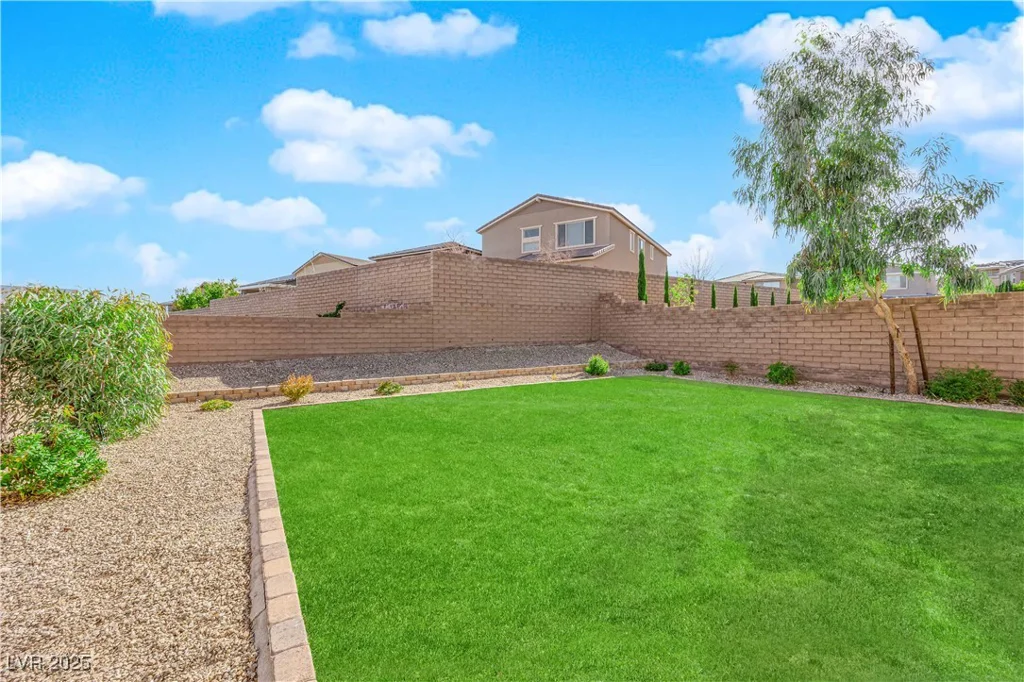 2598 Iron Crest, Las Vegas, NV 89138