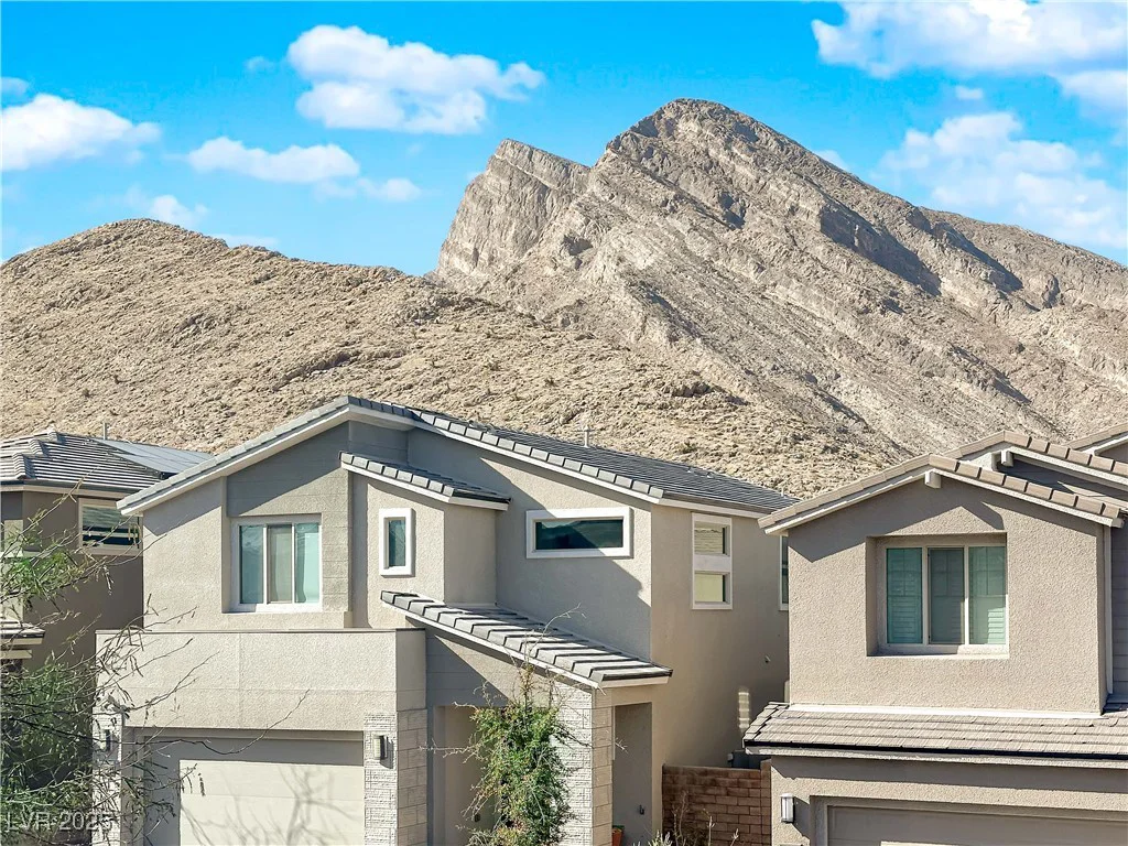 2598 Iron Crest, Las Vegas, NV 89138