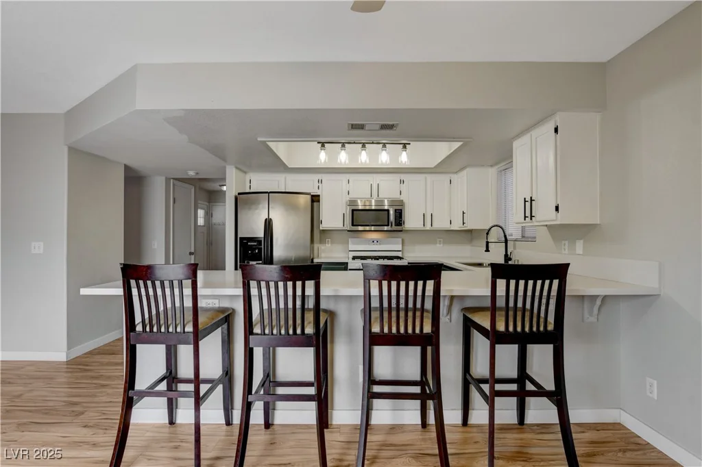 6536 Elk Creek, Las Vegas, NV 89156