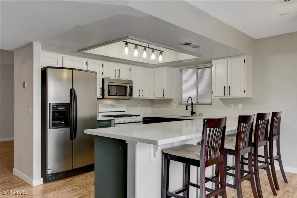 6536 Elk Creek, Las Vegas, NV 89156