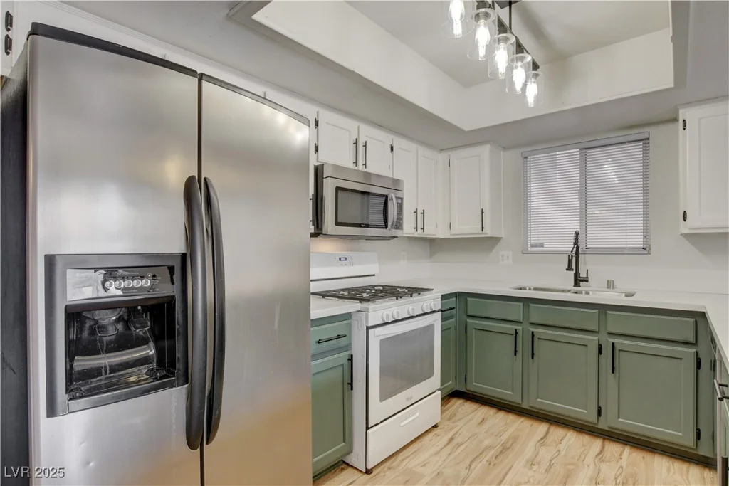 6536 Elk Creek, Las Vegas, NV 89156