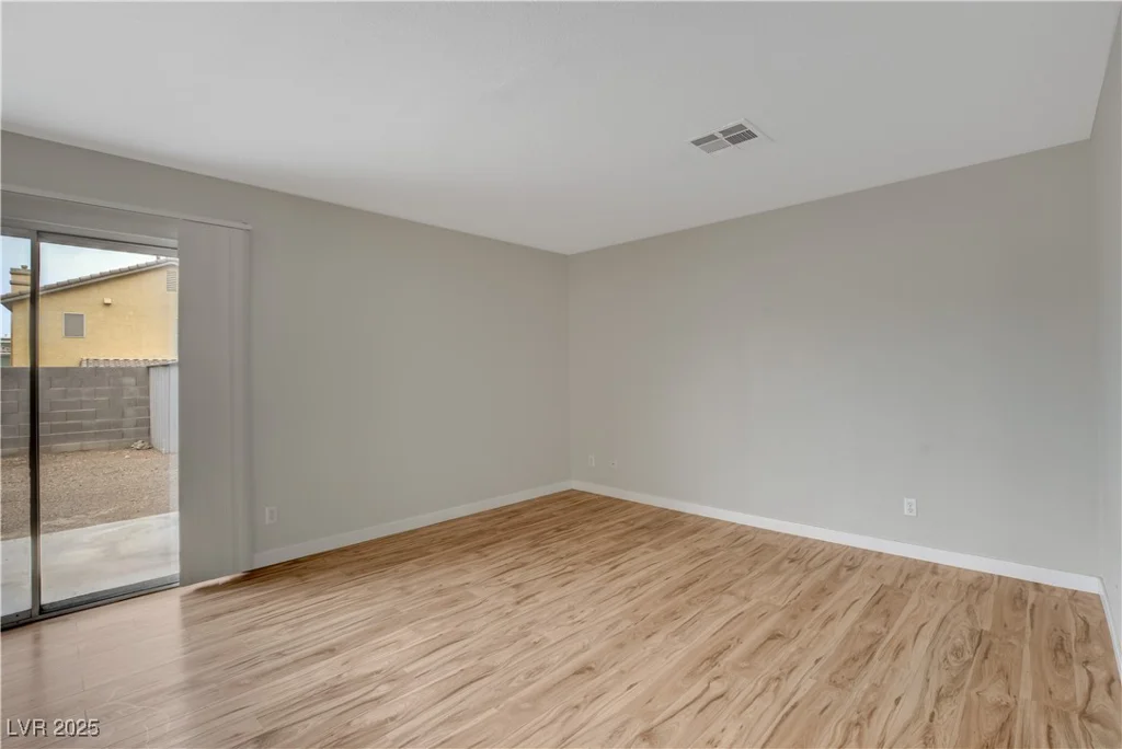 6536 Elk Creek, Las Vegas, NV 89156