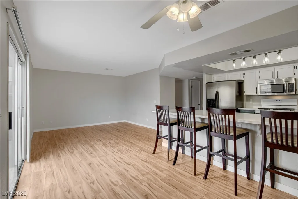 6536 Elk Creek, Las Vegas, NV 89156