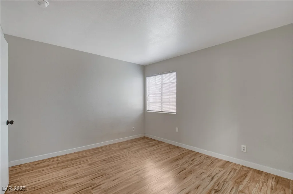 6536 Elk Creek, Las Vegas, NV 89156