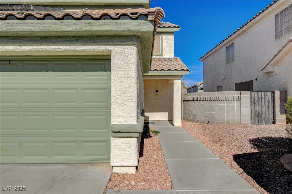 6536 Elk Creek, Las Vegas, NV 89156