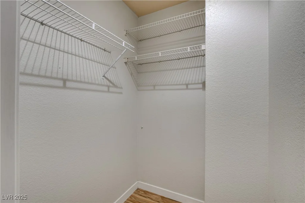6536 Elk Creek, Las Vegas, NV 89156