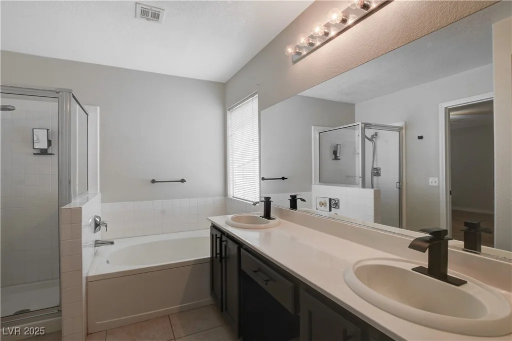 6536 Elk Creek, Las Vegas, NV 89156