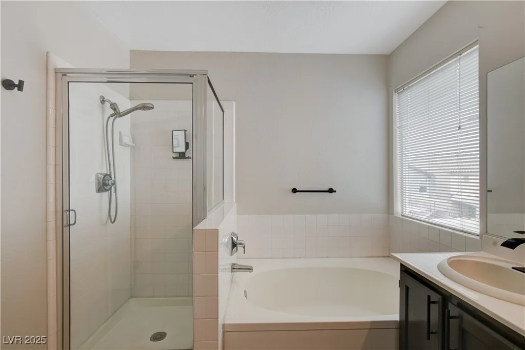 6536 Elk Creek, Las Vegas, NV 89156