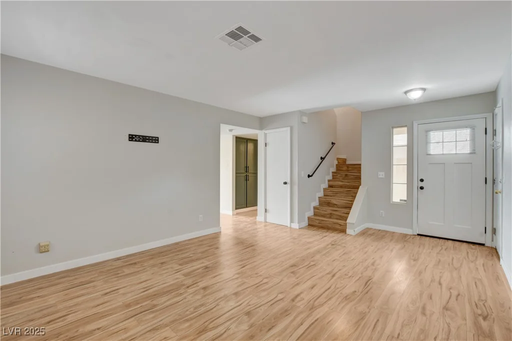 6536 Elk Creek, Las Vegas, NV 89156