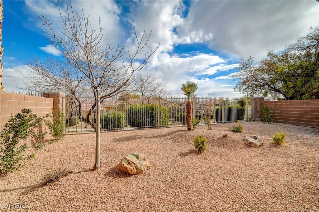 6504 Birdcall, North Las Vegas, NV 89084