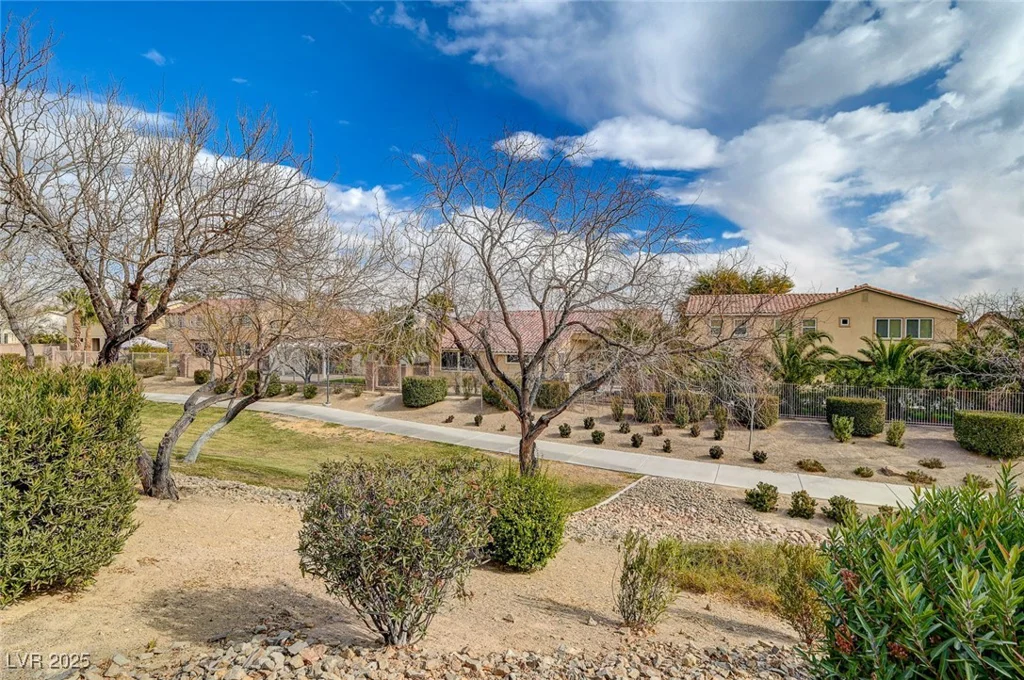 6504 Birdcall, North Las Vegas, NV 89084