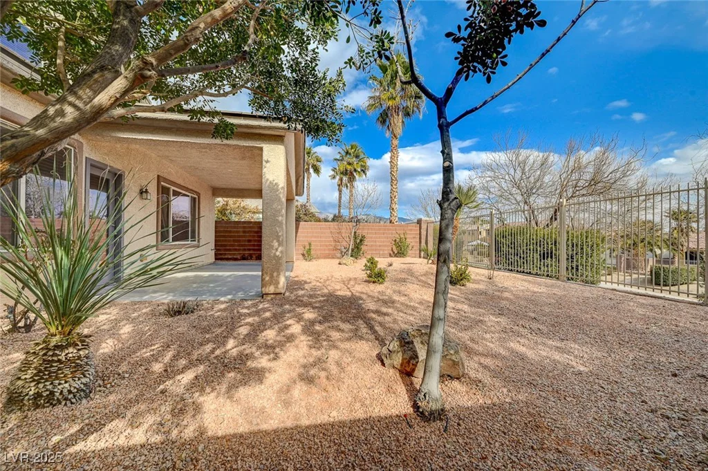 6504 Birdcall, North Las Vegas, NV 89084