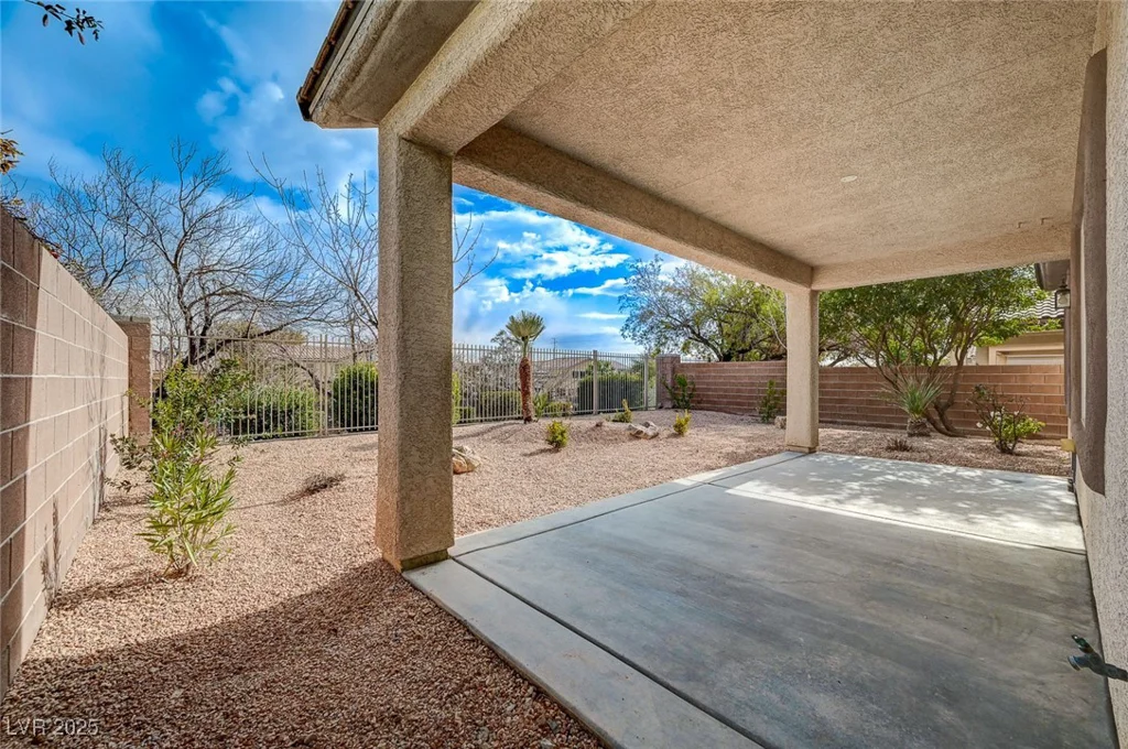 6504 Birdcall, North Las Vegas, NV 89084