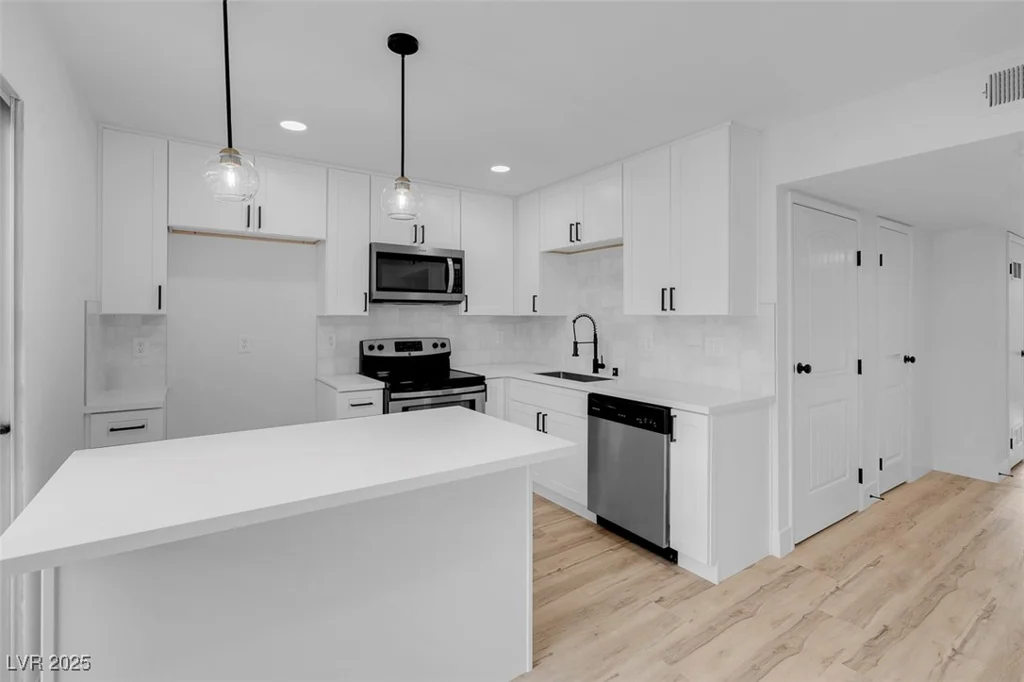 4182 Mississippi, Las Vegas, NV 89103