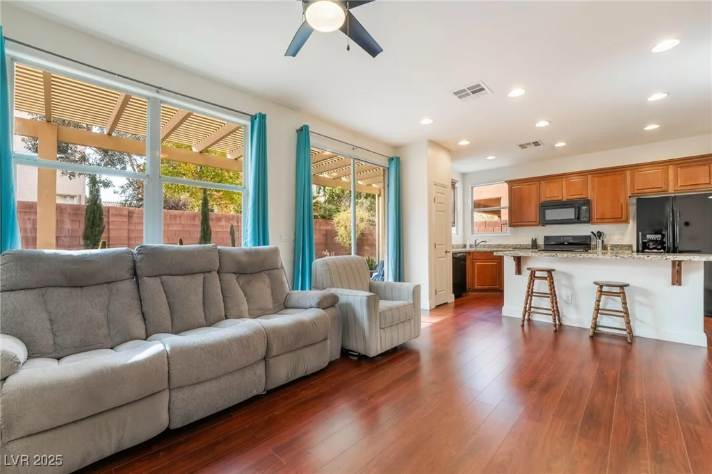 7481 Benlomond, Las Vegas, NV 89179