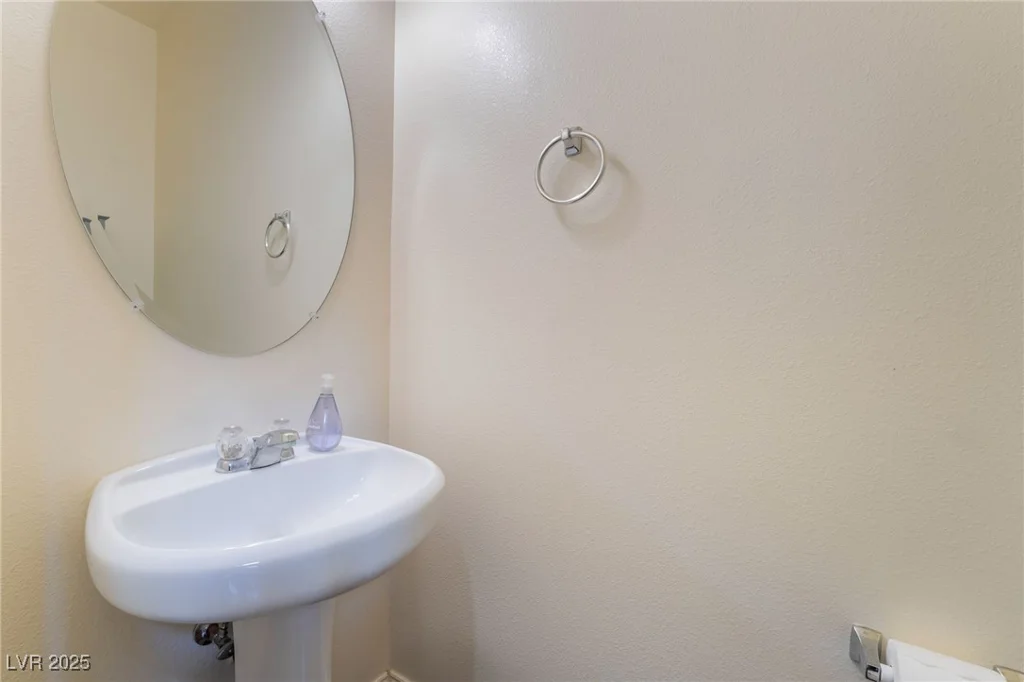 7481 Benlomond, Las Vegas, NV 89179