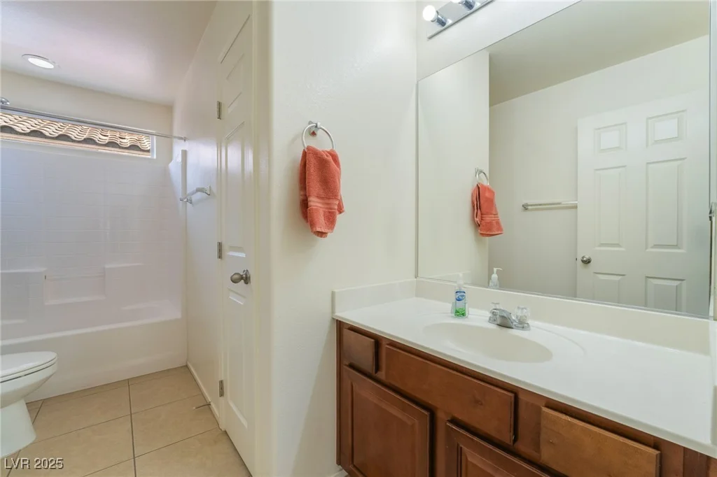 7481 Benlomond, Las Vegas, NV 89179