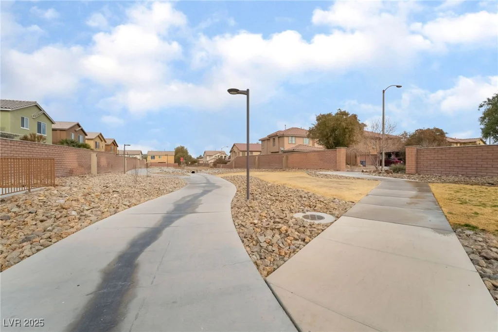 7481 Benlomond, Las Vegas, NV 89179