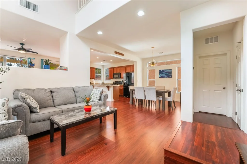 7481 Benlomond, Las Vegas, NV 89179