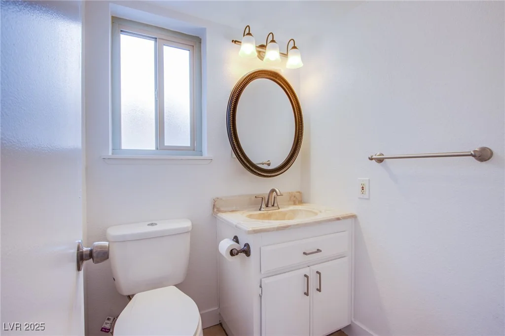881 Stonehenge, Las Vegas, NV 89110