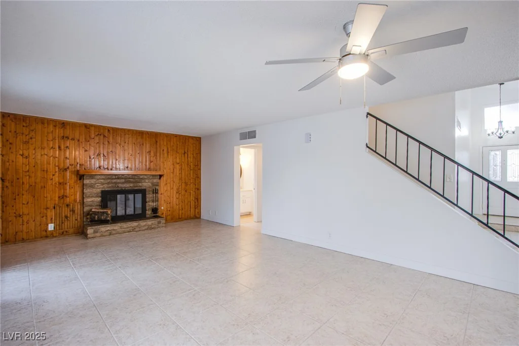 881 Stonehenge, Las Vegas, NV 89110
