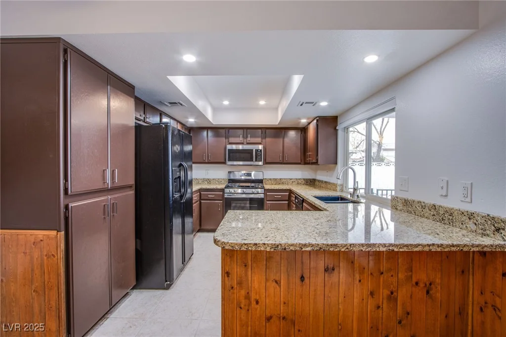 881 Stonehenge, Las Vegas, NV 89110