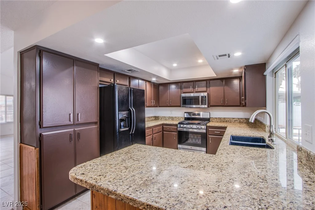 881 Stonehenge, Las Vegas, NV 89110