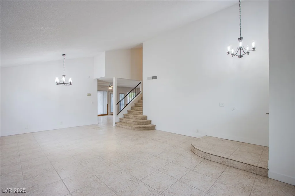 881 Stonehenge, Las Vegas, NV 89110