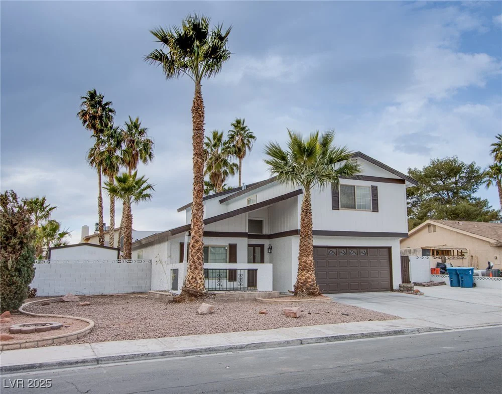 881 Stonehenge, Las Vegas, NV 89110