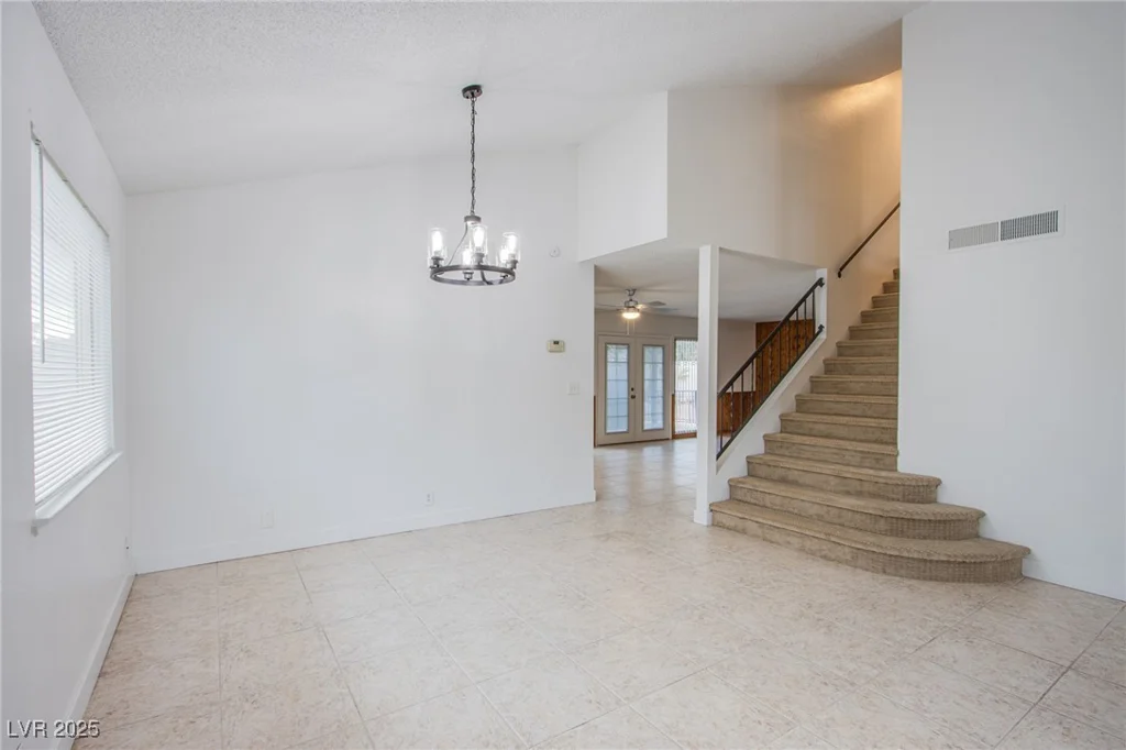 881 Stonehenge, Las Vegas, NV 89110