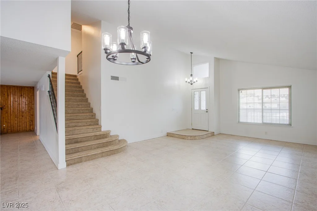 881 Stonehenge, Las Vegas, NV 89110