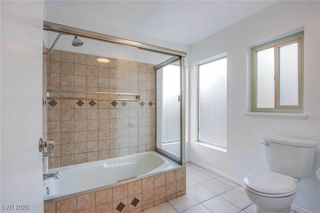 881 Stonehenge, Las Vegas, NV 89110