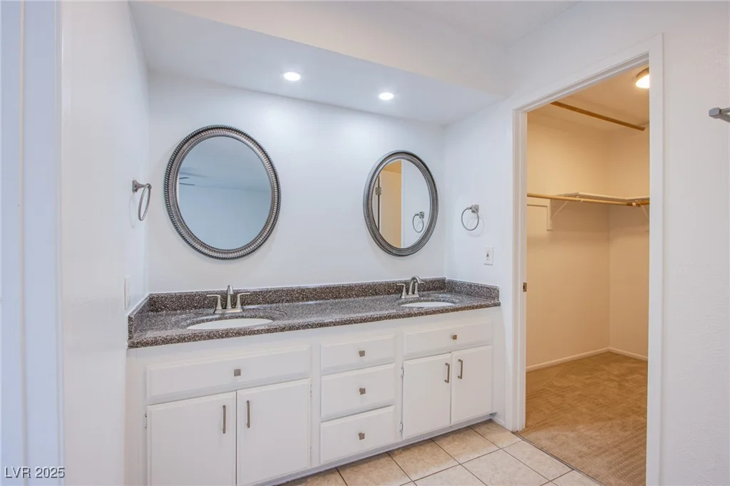 881 Stonehenge, Las Vegas, NV 89110