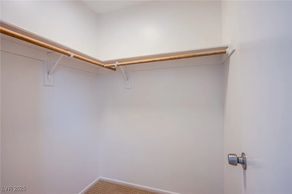 881 Stonehenge, Las Vegas, NV 89110