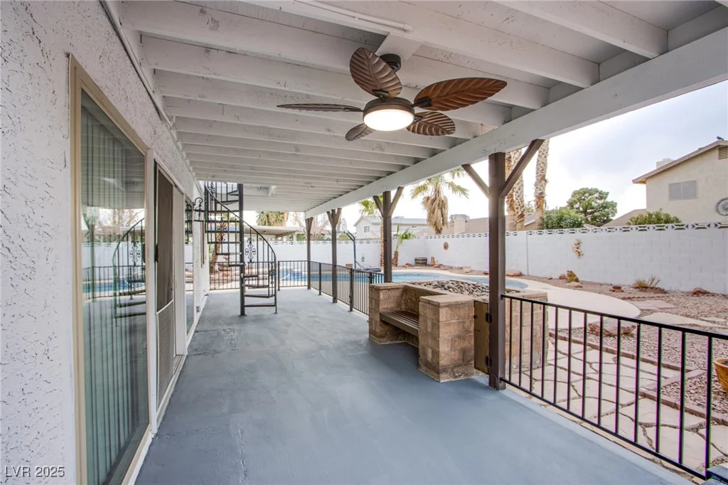 881 Stonehenge, Las Vegas, NV 89110