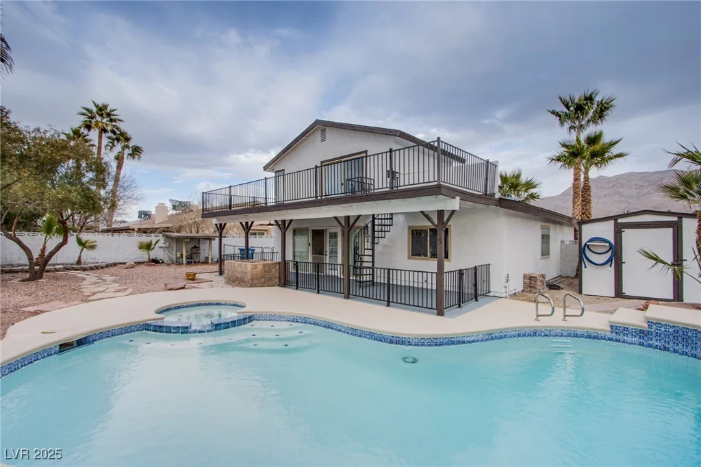 881 Stonehenge, Las Vegas, NV 89110