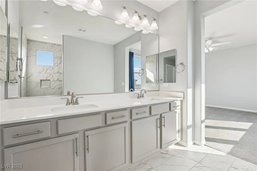 11579 Salt Creek, Las Vegas, NV 89138