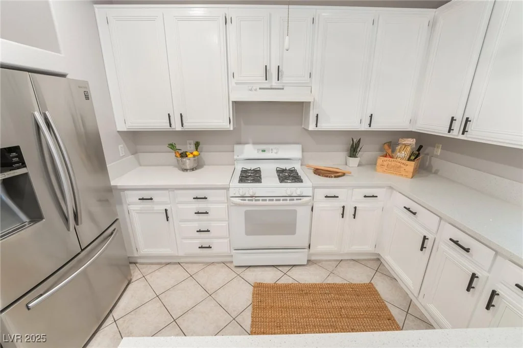 220 Emerald Vista, Las Vegas, NV 89144